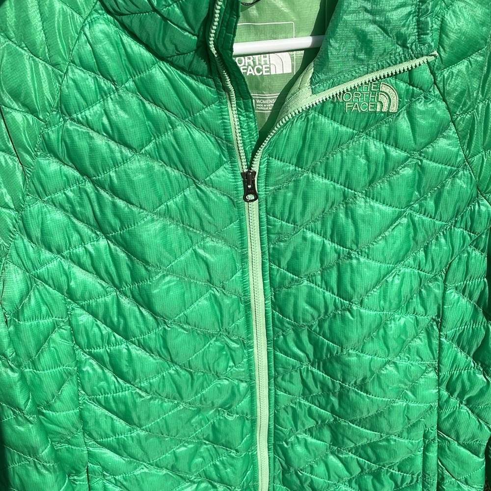 The North Face green thermoball jacket - Picture 13 of 13